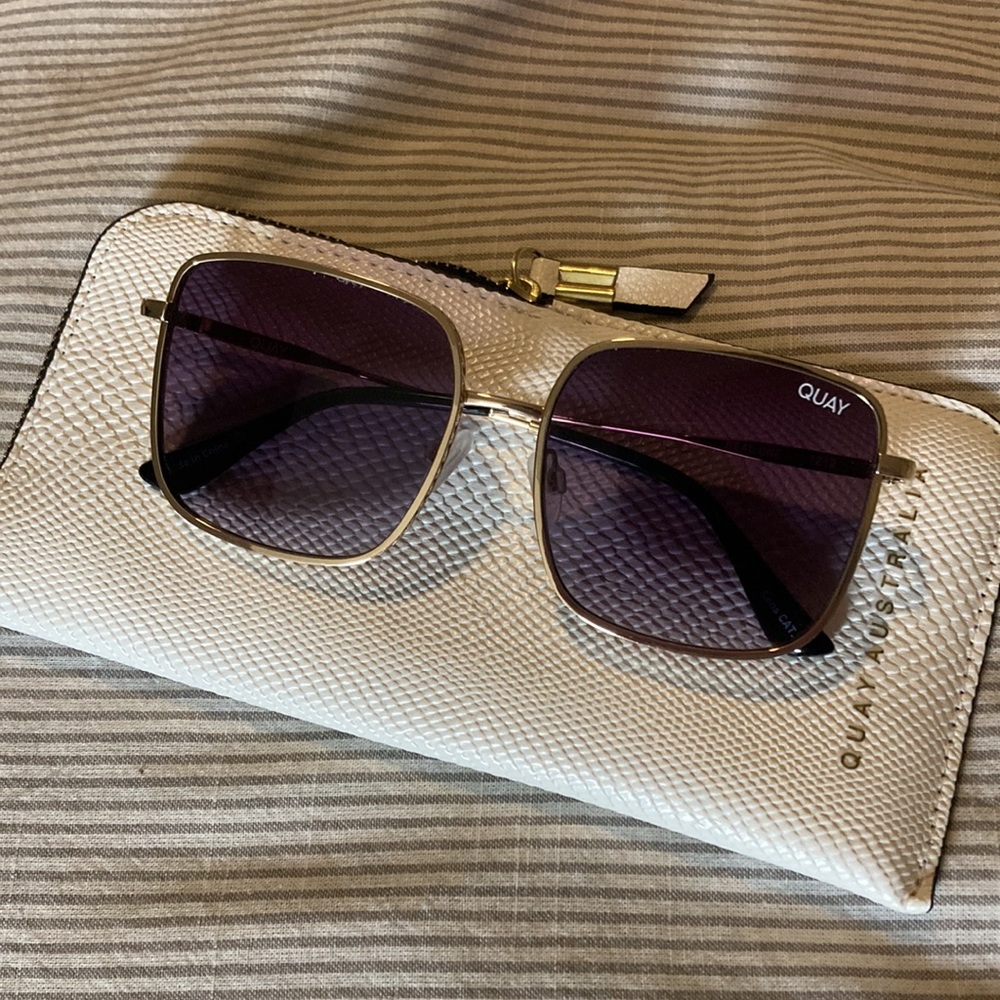NWOT Quay Sunglasses